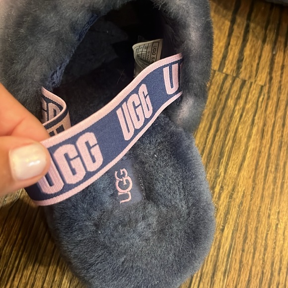 Ugg fluff yeah slipper size 5 - Picture 4 of 7